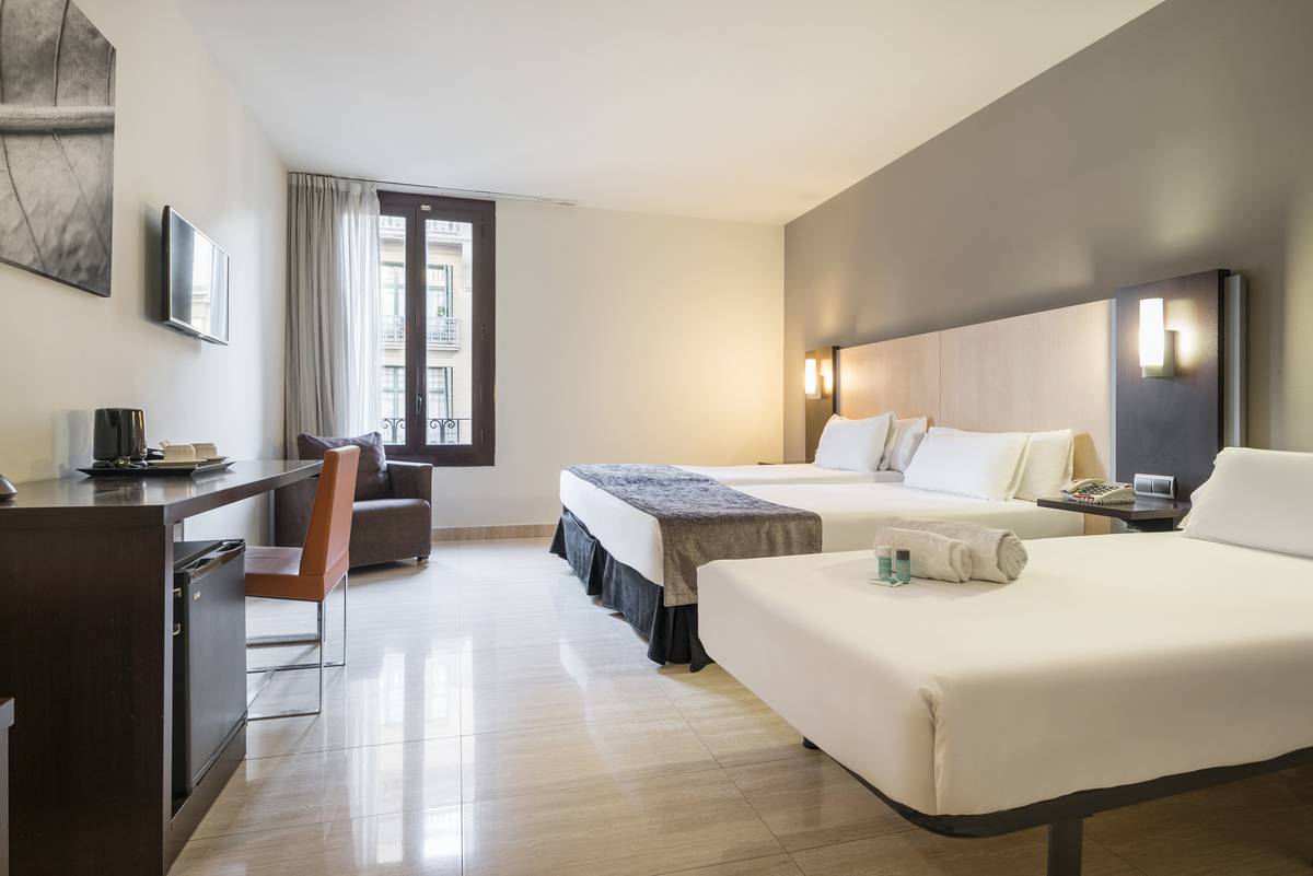 Habitación accesible Hotel ILUNION Almirante Barcelona