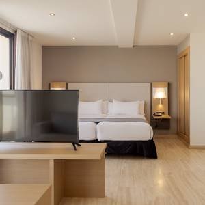 Habitación junior suite Hotel ILUNION Almirante Barcelona